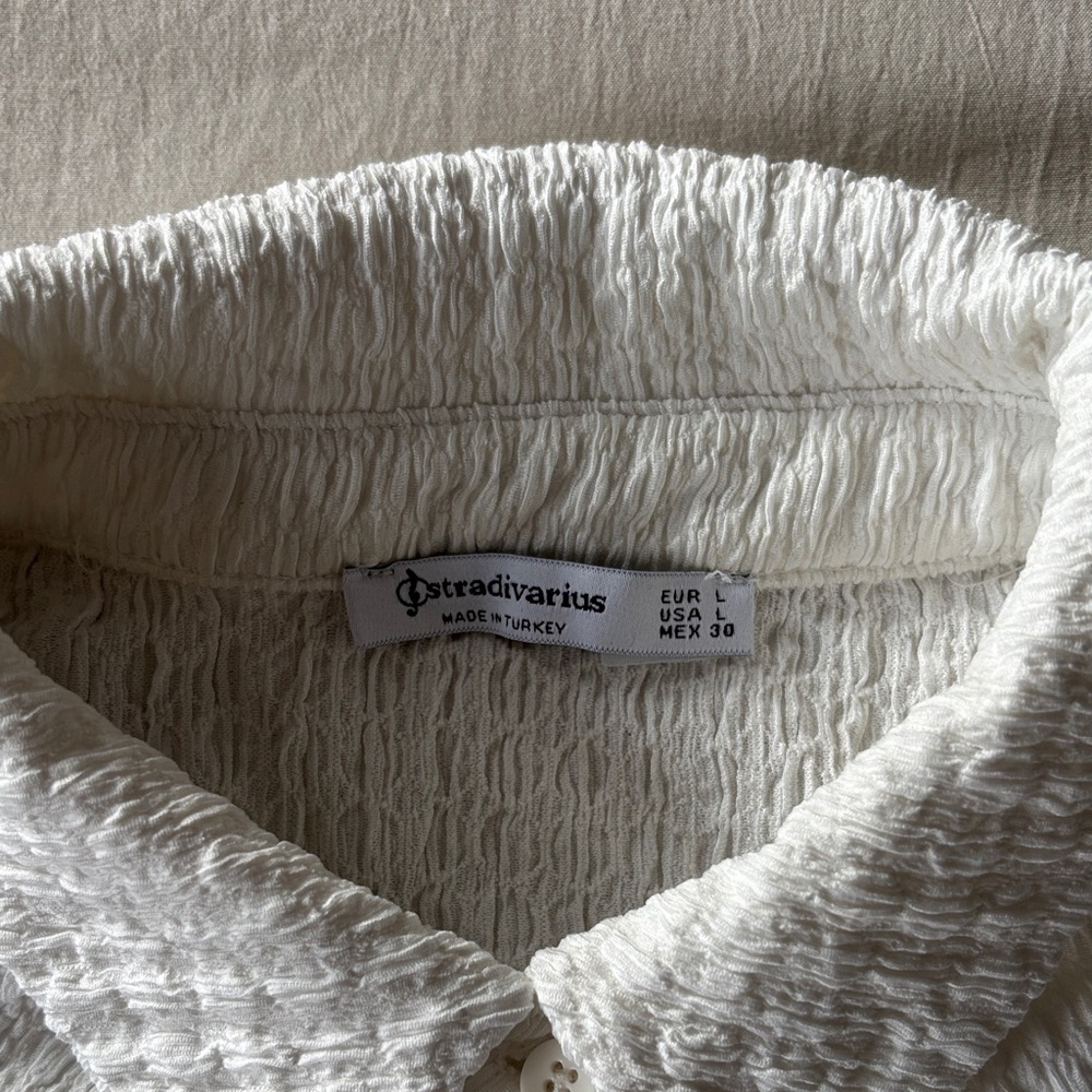 White Ruched Textured Button-Up Shirt - Picture 4 of 5